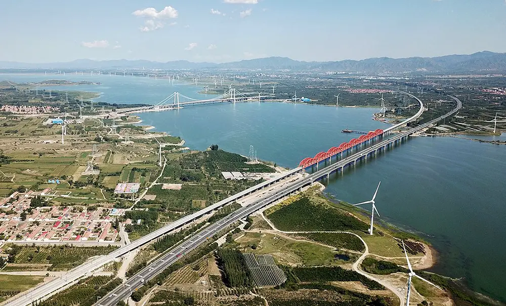 Beijing-Lhasa Railway bridge